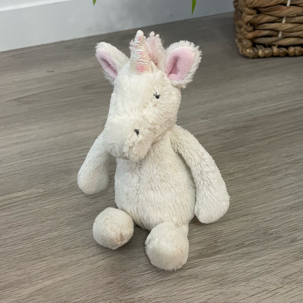 JELLYCAT Small 8” Bashful Unicorn Stuffed Plush Toy.